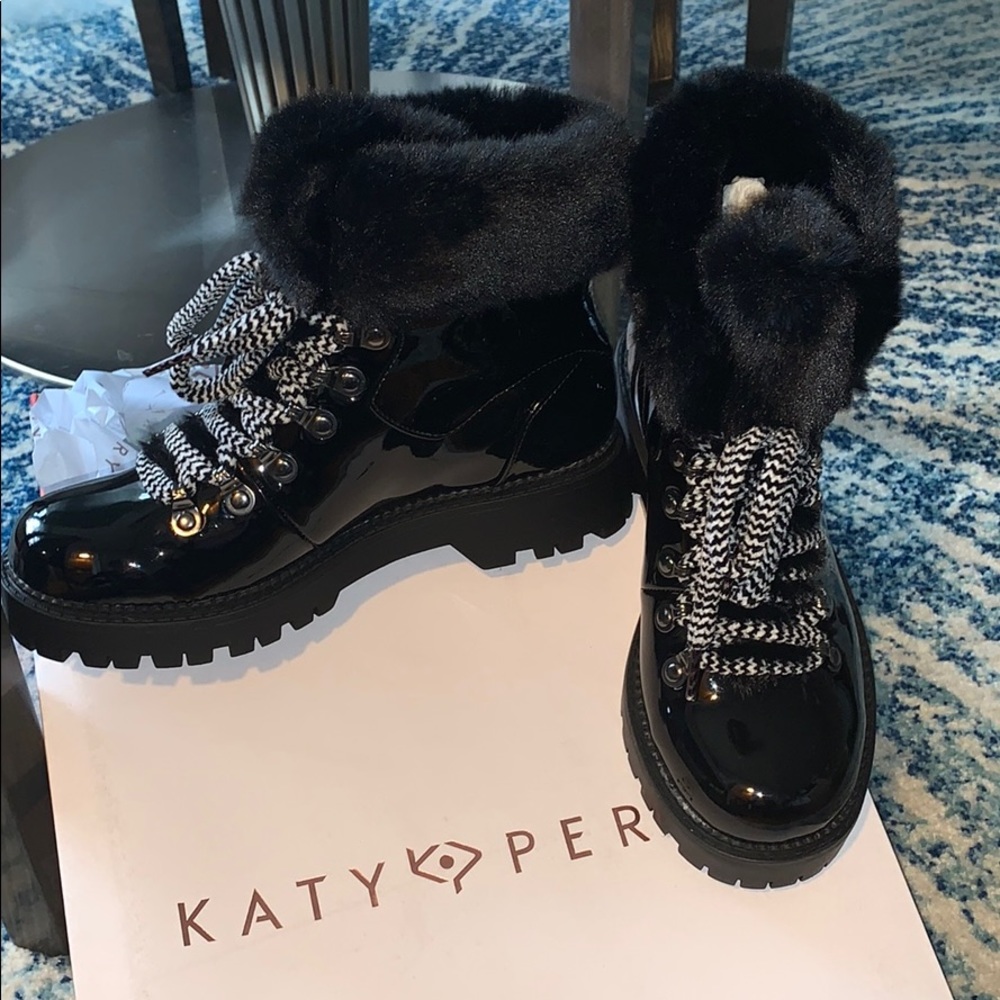 Hiking boots - Picture 2 of 6